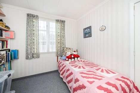 Photo of property in 42 Ihle Street, Terrace End, Palmerston North, 4410