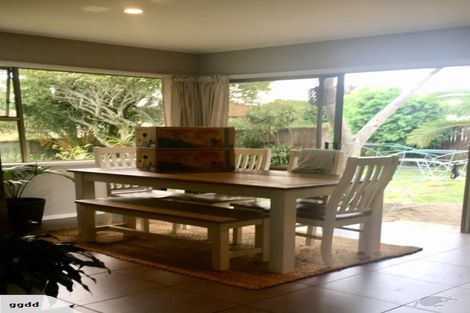 Photo of property in 38 Highland Park Drive, Highland Park, Auckland, 2010