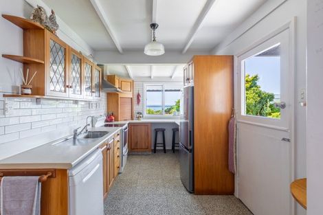 Photo of property in 84 Whiteley Street, Moturoa, New Plymouth, 4310