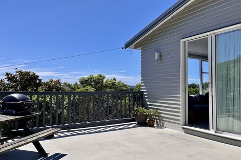 Photo of property in 32 Hollies Crescent, Johnsonville, Wellington, 6037