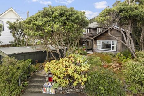 Photo of property in 157 Marine Parade, Eastbourne, Lower Hutt, 5013