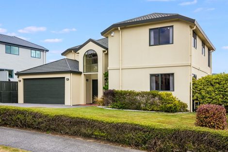 Photo of property in 138 Woodman Drive, Tawa, Wellington, 5028