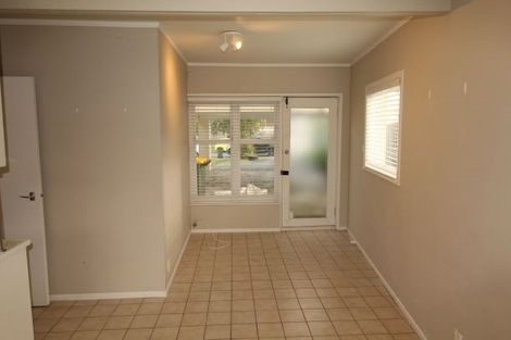 Photo of property in 47 Castleford Street, Green Bay, Auckland, 0604