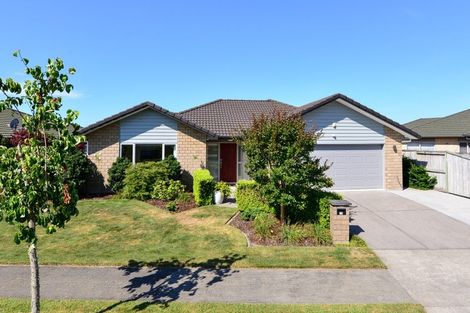 Photo of property in 20 Whitney Place, Rototuna North, Hamilton, 3210