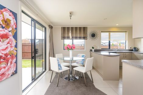 Photo of property in 2 Pegasus Place, Kelvin Grove, Palmerston North, 4414