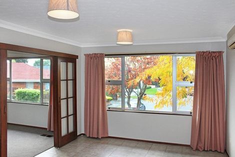 Photo of property in 40 Highland Place, Avonhead, Christchurch, 8042