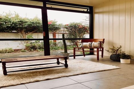 Photo of property in 28 Rewarewa Crescent, Waikanae, 5036