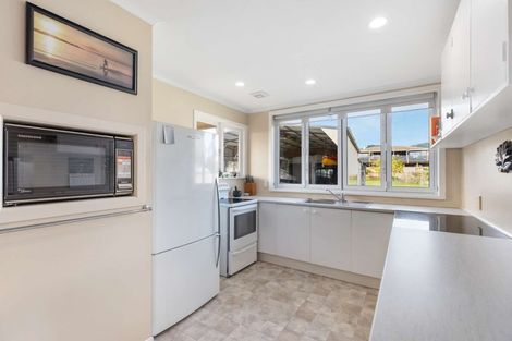 Photo of property in 9 Kawakawa Bay Coast Road, Kawakawa Bay, Papakura, 2585