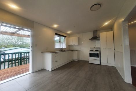 Photo of property in 19 Seymour Road, Sunnyvale, Auckland, 0612