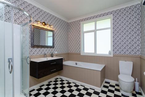 Photo of property in 75 Frederick Street, Carterton, 5713