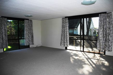 Photo of property in 1/5 Compass Place, Te Atatu Peninsula, Auckland, 0610
