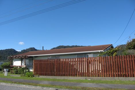 Photo of property in 88 Domett Esplanade, Cobden, Greymouth, 7802