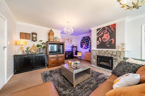 Photo of property in 31 Heretaunga Square, Silverstream, Upper Hutt, 5019