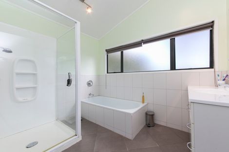Photo of property in 211 Foster Road, Waimauku, Kumeu, 0891