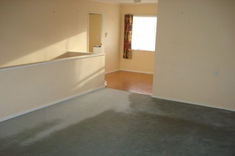 Photo of property in 58 Guadeloupe Crescent, Grenada Village, Wellington, 6037