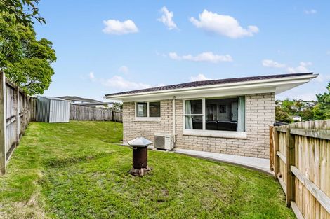 Photo of property in 1/6 Segedin Place, Glenfield, Auckland, 0629