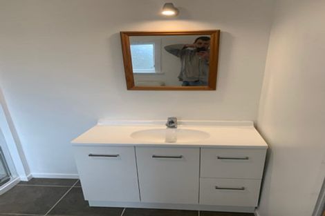 Photo of property in 16a Holiday Road, Stanmore Bay, Whangaparaoa, 0932