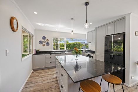 Photo of property in 15 Pukekura Place, Taradale, Napier, 4112
