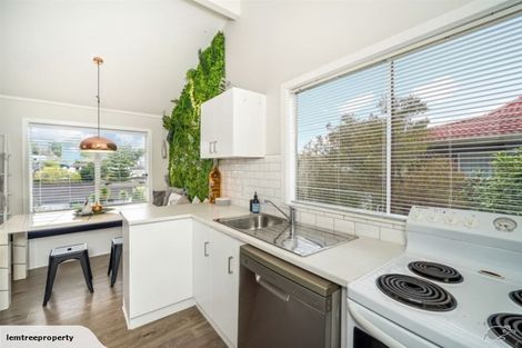 Photo of property in 1/50 Stapleford Crescent, Browns Bay, Auckland, 0630