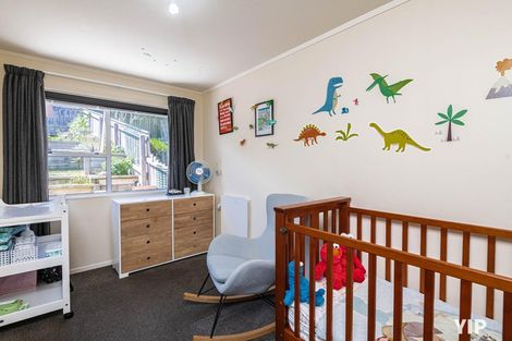 Photo of property in 9a Pimlico Place, Newlands, Wellington, 6037