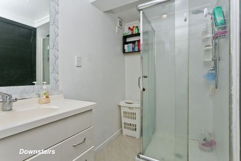 Photo of property in 1/100 Lynn Road, Bayview, Auckland, 0629