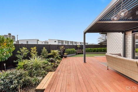 Photo of property in 14 Passchendaele Grove, Trentham, Upper Hutt, 5018