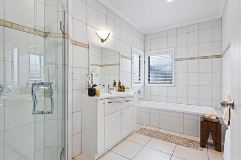 Photo of property in 10 Ascot Way, Orewa, 0931