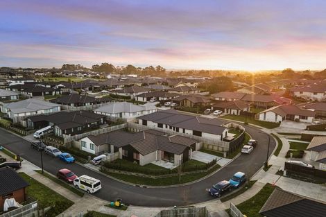 Photo of property in 2/8 Bostonkip Crescent, Fitzroy, Hamilton, 3282