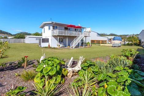 Photo of property in 5 Hicks Place, Cooks Beach, Whitianga, 3591
