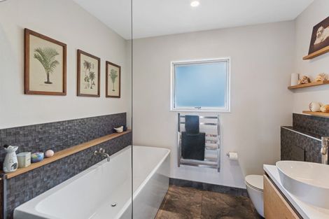 Photo of property in 30 Binnie Street, Paihia, 0200