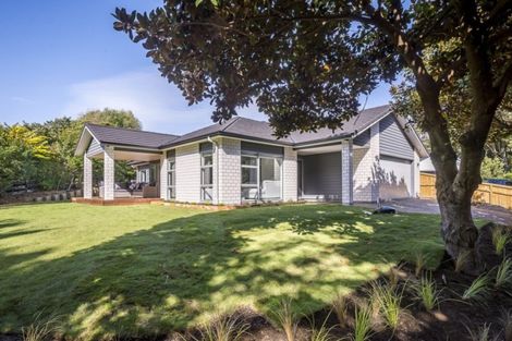 Photo of property in 2 Stoneleigh Grove, Paraparaumu, 5032