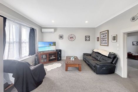 Photo of property in 68 Allardice Street, Dannevirke, 4930
