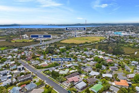 Photo of property in 1 Hartley Terrace, Massey, Auckland, 0614