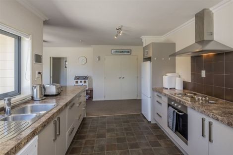 Photo of property in 6 Karlos Lane, Levin, 5510