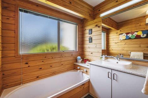 Photo of property in 26 Marchant Place, Westown, New Plymouth, 4310