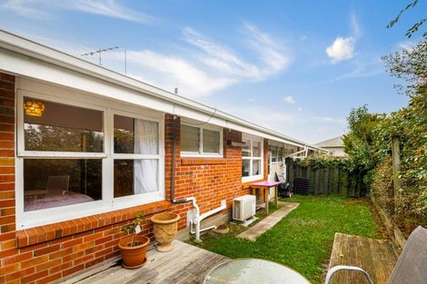 Photo of property in 3/50 Old Lake Road, Narrow Neck, Auckland, 0624