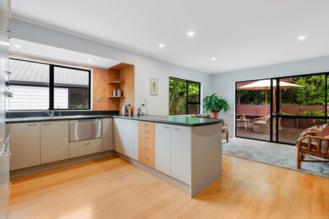 Photo of property in 32 Unsworth Drive, Unsworth Heights, Auckland, 0632