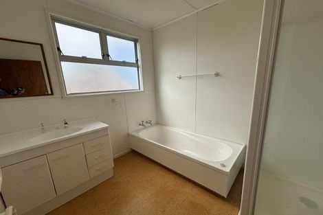 Photo of property in 109 Karaka Street, Castlecliff, Whanganui, 4501