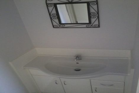 Photo of property in 12 O'sullivan Place, Waiuku, 2123