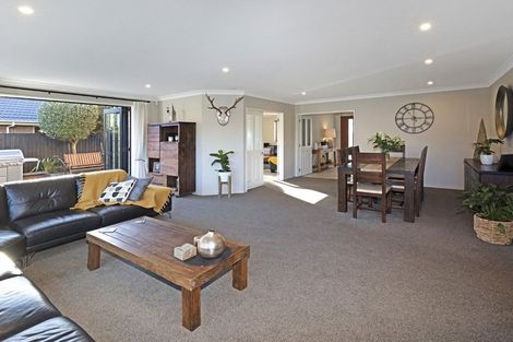 Photo of property in 15 Sandalwood Place, Waimairi Beach, Christchurch, 8083