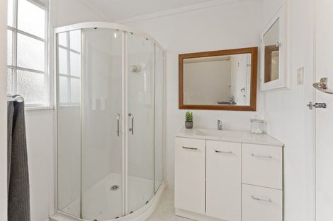 Photo of property in 1/95 Whites Line East, Waiwhetu, Lower Hutt, 5010