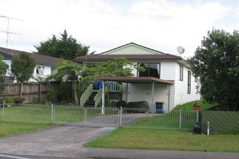 Photo of property in 2/42 Granville Drive, Massey, Auckland, 0614