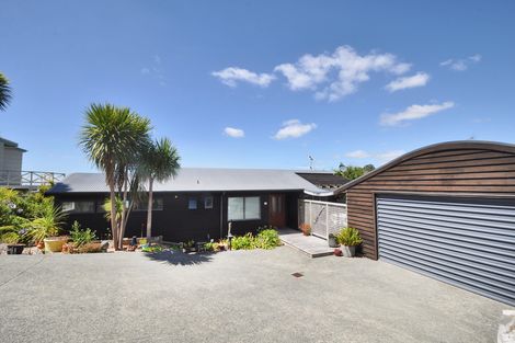 Photo of property in 16 Barrier View Road, Leigh, 0985