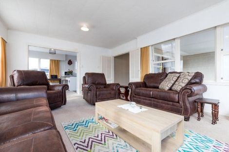 Photo of property in 11 Julian Place, Westown, New Plymouth, 4310