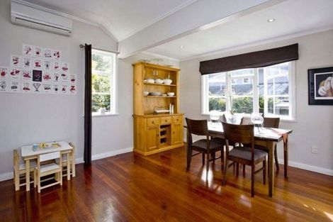 Photo of property in 7 Wicklow Road, Narrow Neck, Auckland, 0622