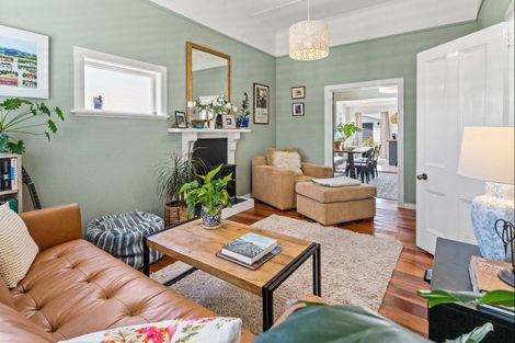 Photo of property in 2 Seddon Street, Carterton, 5713