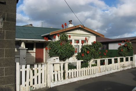 Photo of property in 77 Onepu Road, Kilbirnie, Wellington, 6022