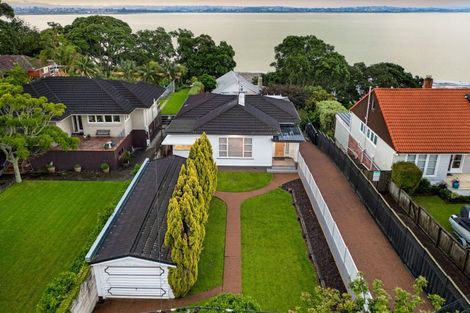 Photo of property in 10 Harbour View Road, Point Chevalier, Auckland, 1022