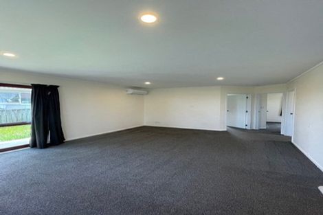 Photo of property in 65 Hobart Crescent, Wattle Downs, Auckland, 2103