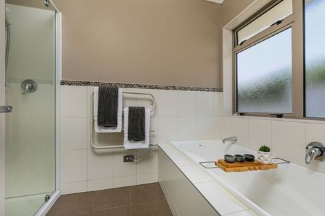 Photo of property in 6 Orchard Lane, Huapai, Kumeu, 0810